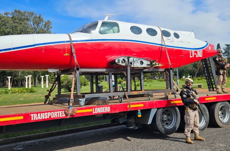 Subastan bienes decomisados al delito: una avioneta será la gran protagonista