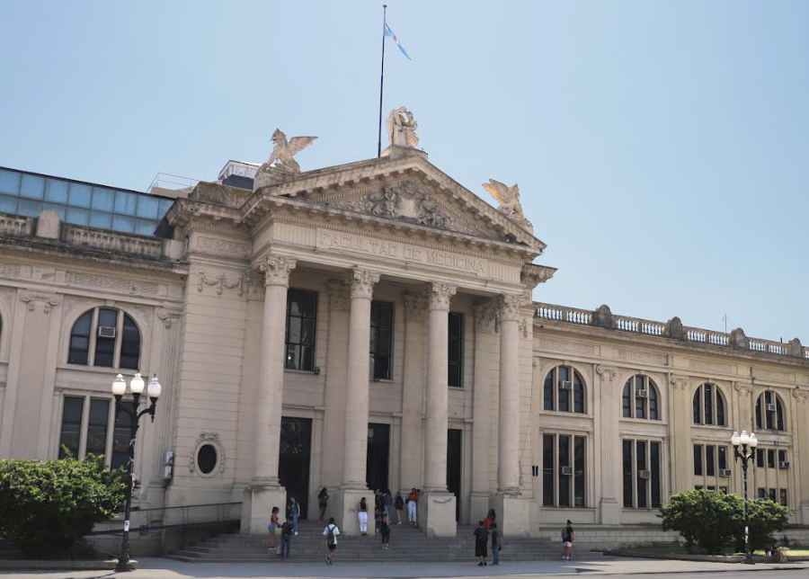 Docentes de la UNR inician un paro total de actividades por una semana