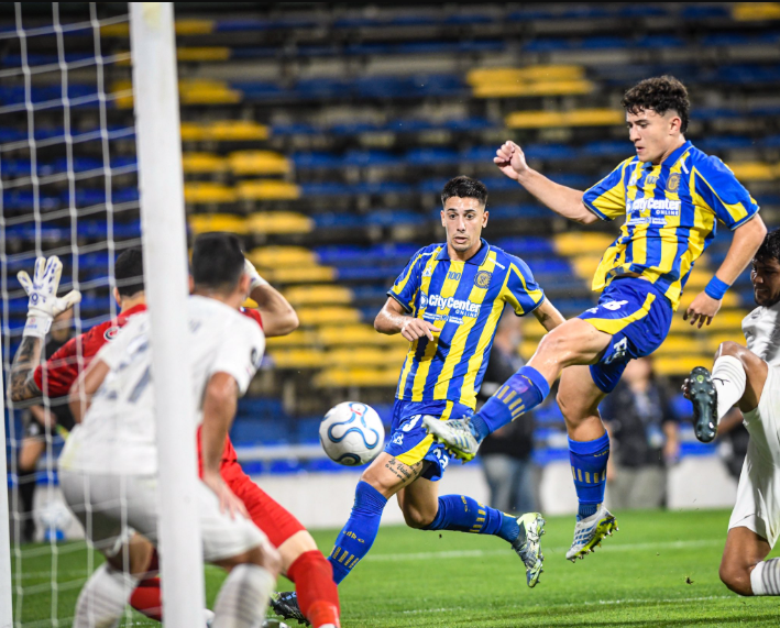 Con gol de Ovando, Central venció a Libertad y sueña con la clasificación