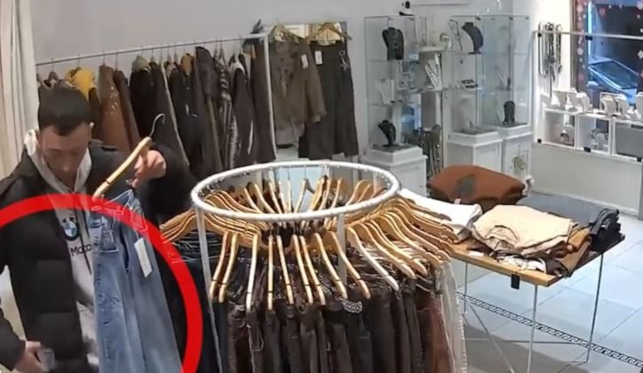 Simuló ser un cliente, distrajo a la empleada y robó un celular