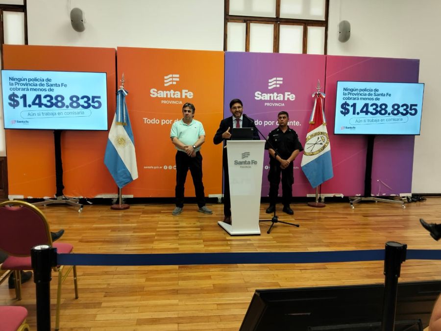 Pullaro anunció mejoras salariales y de bienestar para la Policía de Santa Fe