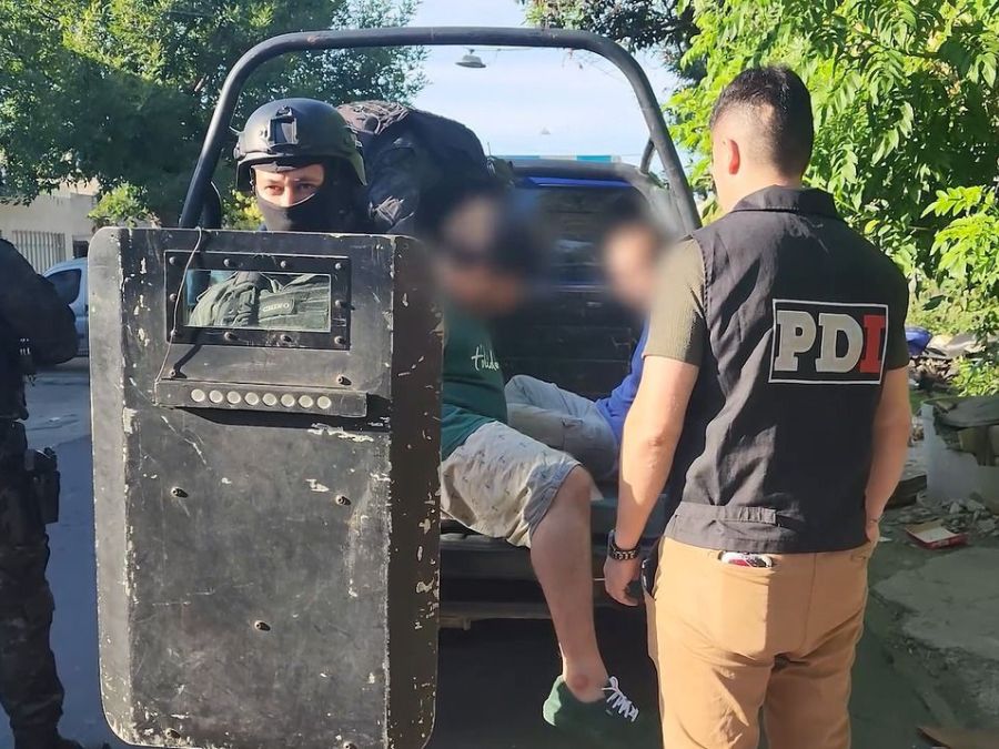 Tres detenidos en allanamientos por intimidación pública tras las balaceras recientes