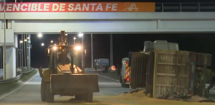 Volcó un camión en la autopista Rosario–Santa Fe | Rosario y la región