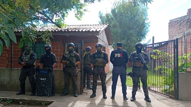 Incautaron casi dos kilos de cocaína y detuvieron a ocho personas en múltiples allanamientos | Información General