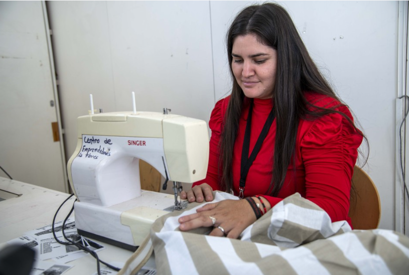 El 73% de los inscriptos en cursos de oficios de la Municipalidad son mujeres | Rosario y la región