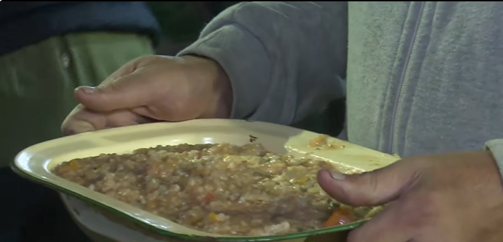 Nueve años ayudando a los que más necesitan: Manos Solidarias festejó su aniversario repartiendo comida y frazadas | Rosario y la región