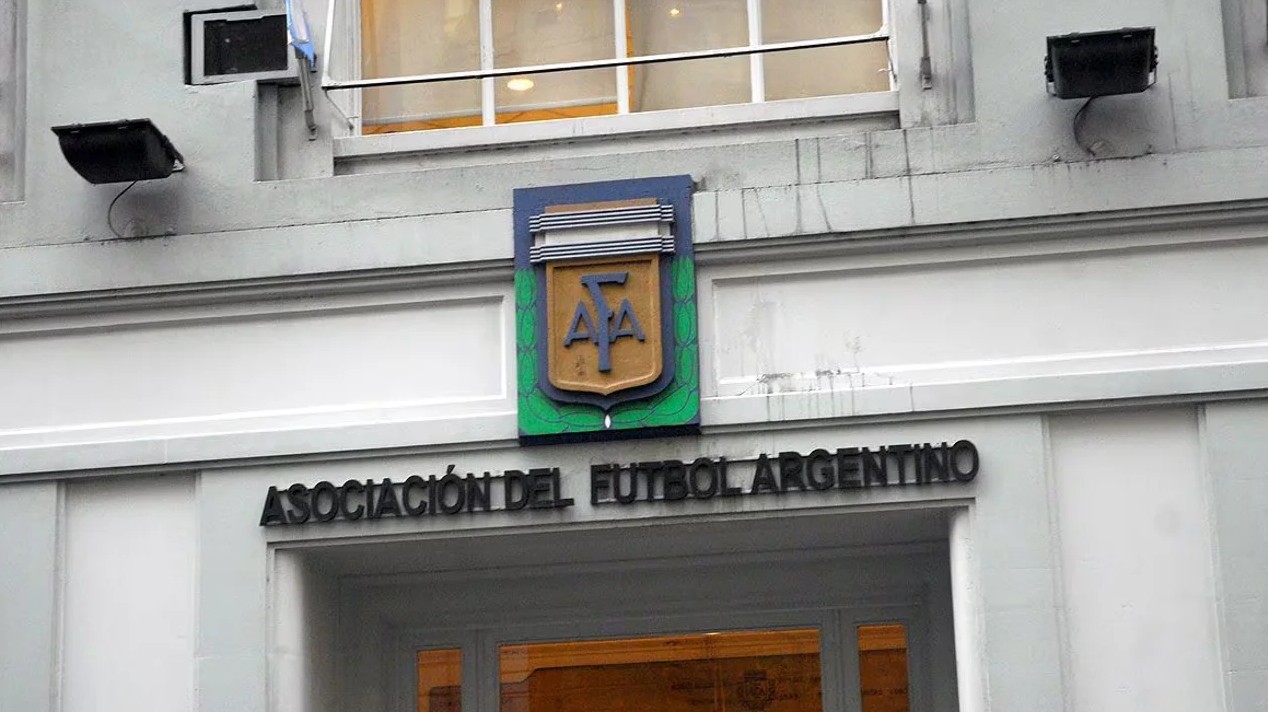 Allanan clubes del fútbol argentino en una causa contra la AFA y Sur Finanzas por presunto fraude | Deportes