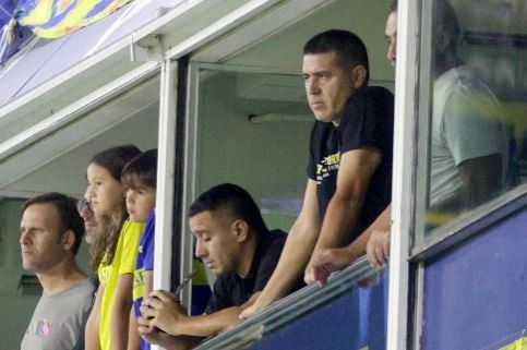 Riquelme se emocionó al conocer a futbolistas brasileños que llevan su nombre | Deportes