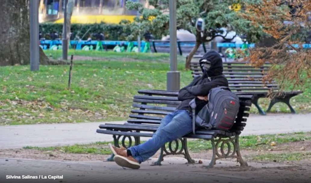 Domingo con frío intenso y densa neblina en Rosario: cómo seguirá el tiempo el resto del fin de semana largo | Rosario y la región