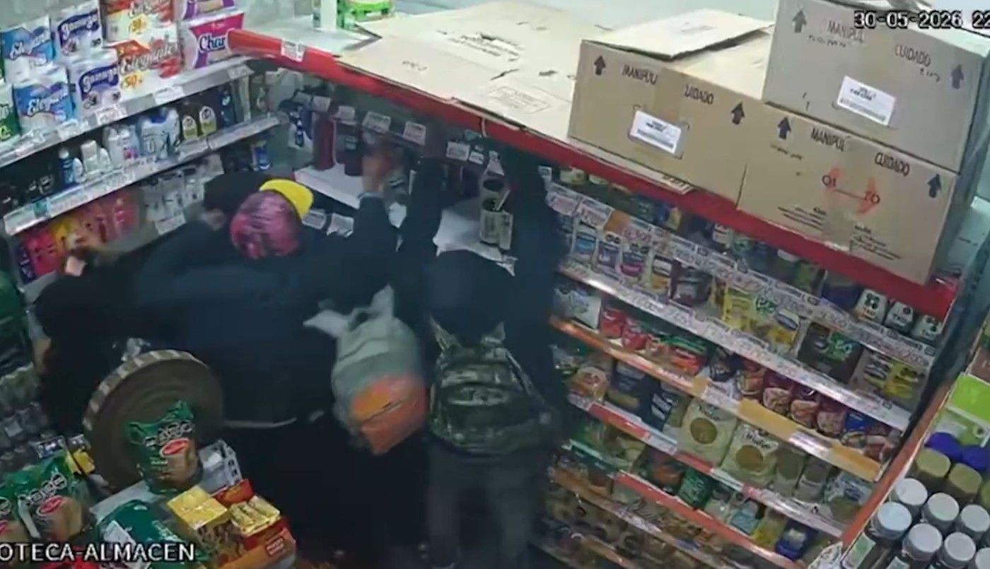 Robo en manada a un minimarket: cuatro menores fueron detenidos tras saquear el local | Rosario y la región