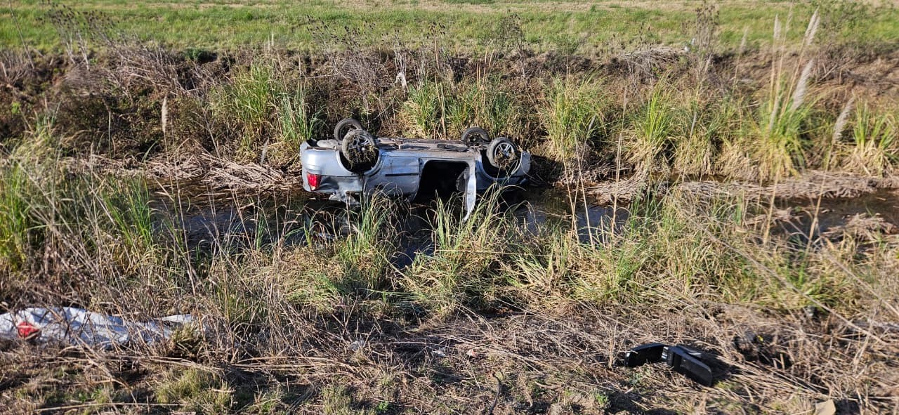 Choque y vuelco en la Autopista a Buenos Aires: un herido | Rosario y la región