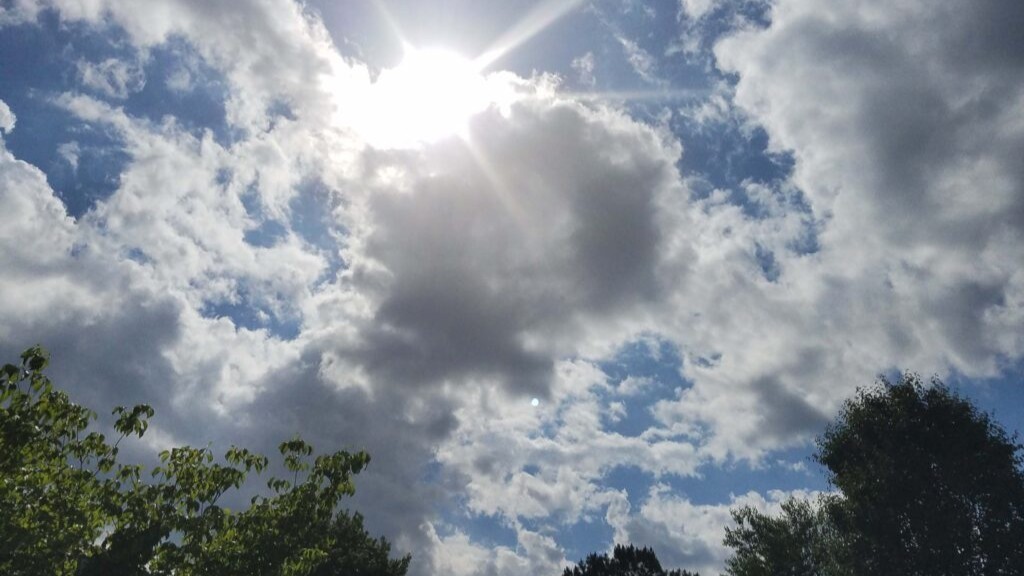 Domingo soleado y caluroso antes del regreso de las tormentas a la región | Rosario y la región