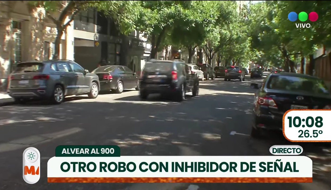 Le abrieron el auto con un inhibidor de señal y le robaron sus pertenencias | Rosario y la región