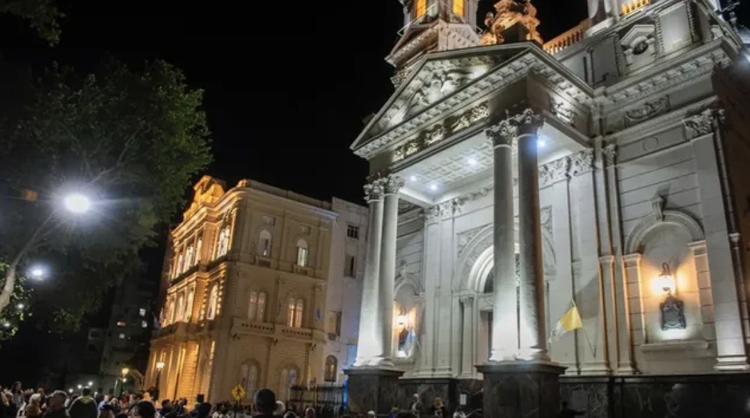 Visita guiada nocturna en la Catedral de Rosario por el Día de la Creación de la Bandera | Rosario y la región