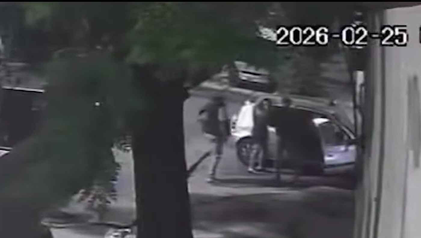 Terror en Gerli: padres aterrados, chicos en medio de un robo | Información General