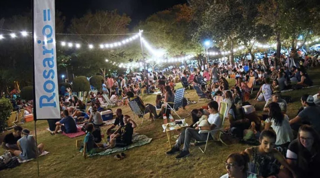 Rosario: realizarán picnics nocturnos en plazas de distintos barrios con ferias y actividades recreativas | Rosario y la región