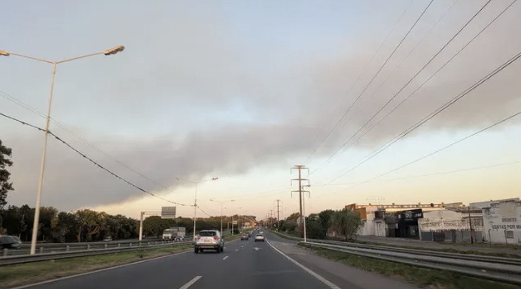 Santa Fe coordina plan conjunto para prevenir incendios en el Delta tras nueva jornada de humo en Rosario | Rosario y la región