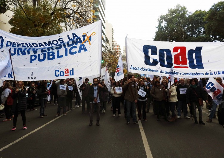De no haber hoy un acuerdo salarial, la UNR irá a una nueva semana completa de paro | Información General