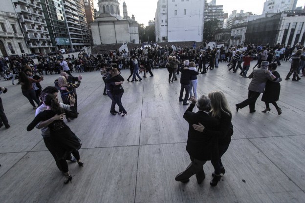 Con una gran Milonga Patria finalizó el XII Encuentro Metropolitano de Tango | Información General