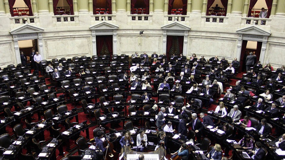 Sesiona la Cámara de Diputados para tratar cambios en las ART | Información General