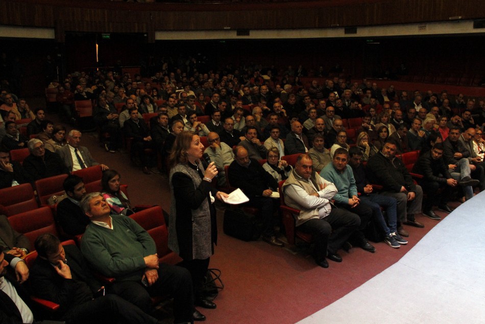 Mónica Fein: "Los recortes a los municipios ponen en riesgo la gobernabilidad" | Información General