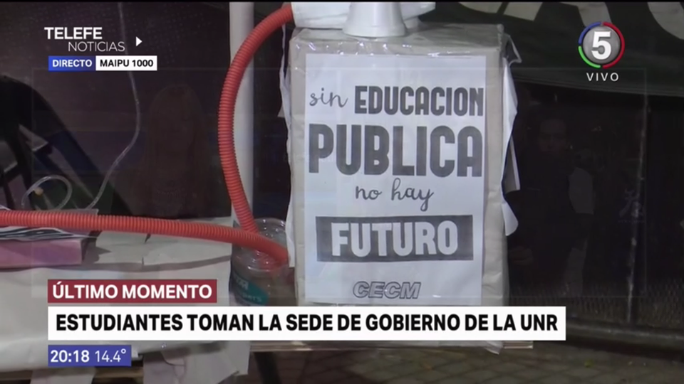 Estudiantes toman la sede de Gobierno de la Universidad Nacional de Rosario | Información General