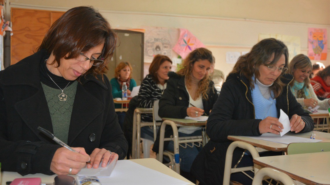 Más de 5200 docentes santafesinos rindieron el examen para acceder a cargos directivos | Información General