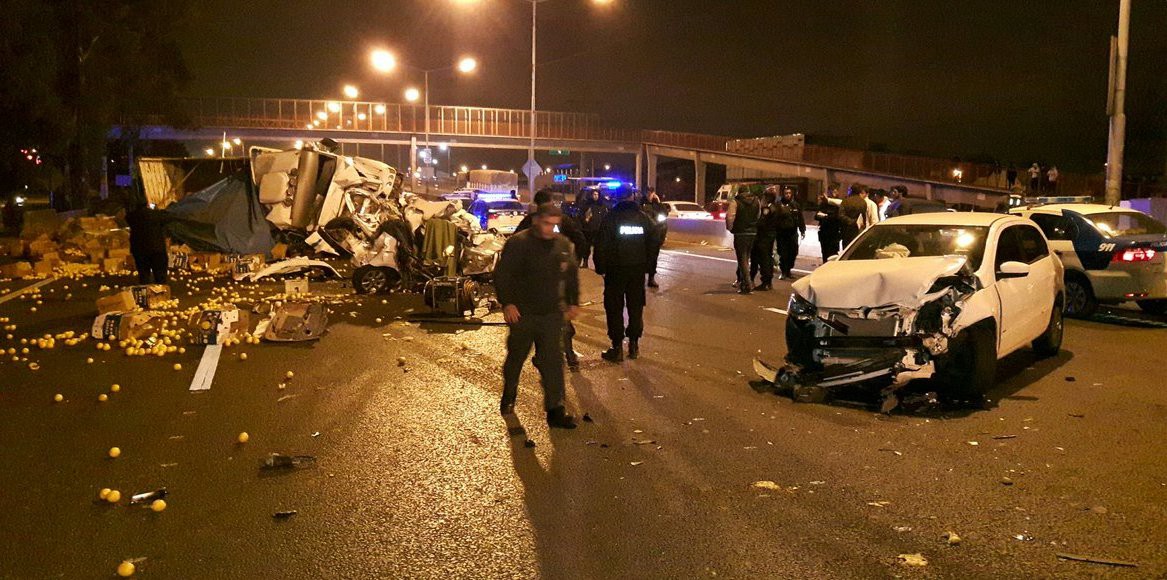 Tres víctimas fatales en un brutal accidente en Circunvalación y Juan José Paso | Información General
