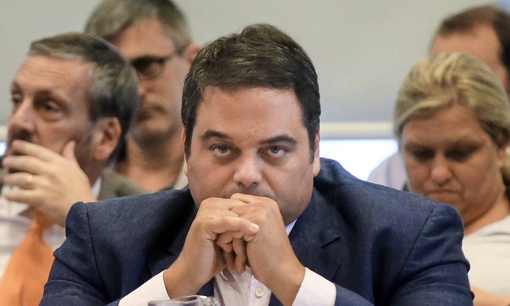 Triaca admitió que "hay sectores con dificultades" pero no ve "despidos masivos" | Información General