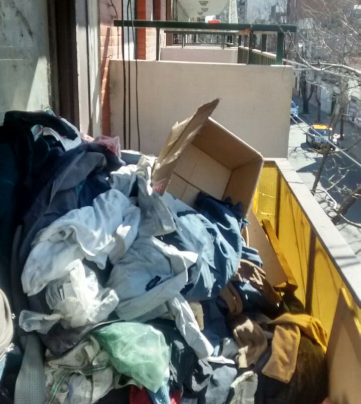 La Gum sacó más de 150 bolsas con basura acumulada en el departamento de una anciana y su hijo | Información General
