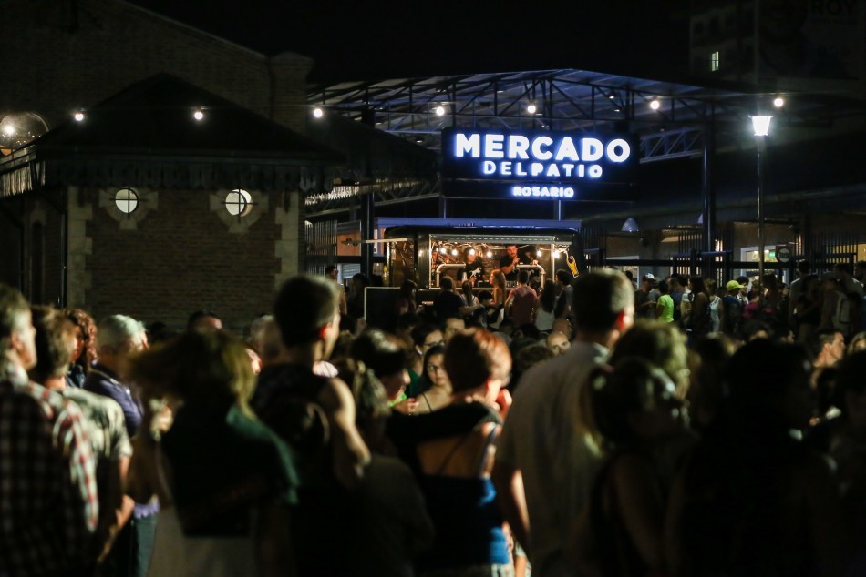 El Mercado del Patio cumple su primer año y lo celebra con múltiples actividades | Información General