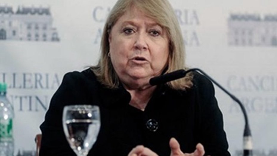 Relaciones con Gran Bretaña: acuerdan un nuevo vuelo mensual a Malvinas | Información General