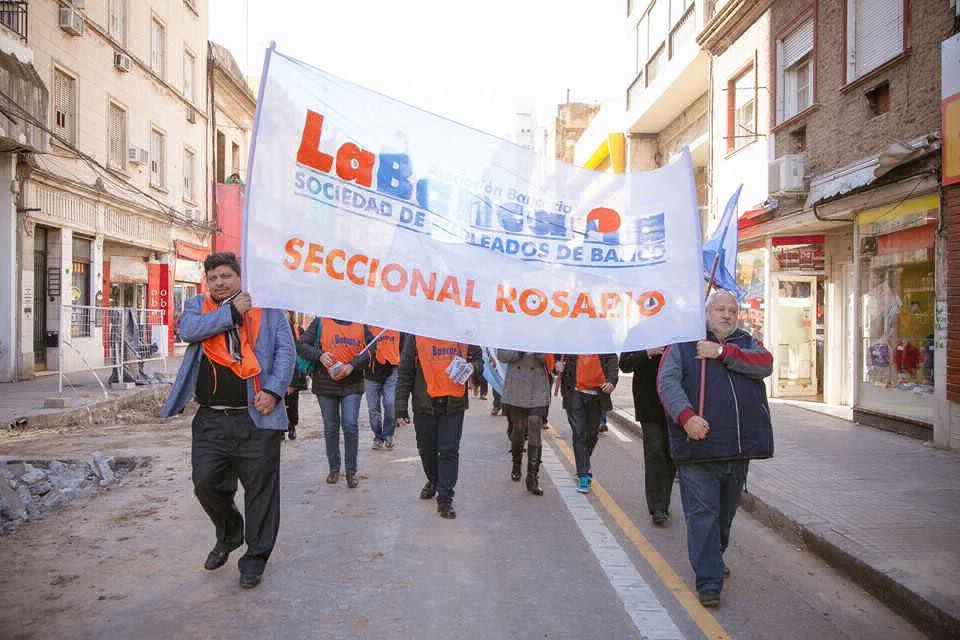 Hoy y mañana solo habrá bancos hasta las 12 por una medida de fuerza de los trabajadores | Información General