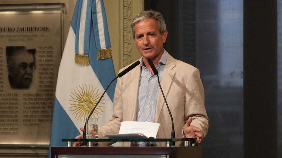 El Gobierno admitió que algunos puestos se cubren por "cercanía o vínculos" | Información General