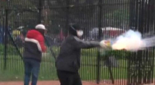 Foto documento: otra vez usaron morteros contra la policía en el Congreso | Información General