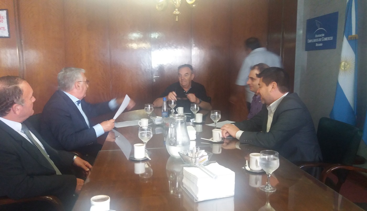 Cómo serán los horarios comerciales del 24 y 31 | Información General