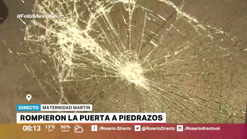 Rompieron a pedradas la puerta de la Maternidad Martin | Información General