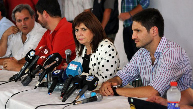 La ministra Bullrich llega a Rosario a la firma de un convenio para la compactación de vehículos de las comisarías | Información General