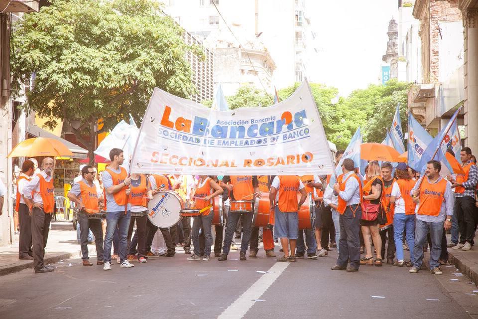 Bancarios extienden el paro de actividades al lunes y martes de la semana próxima | Información General
