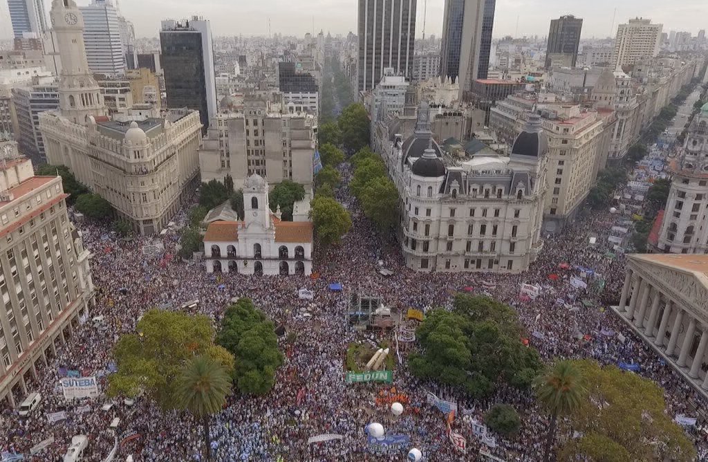 Una multitud de manifestantes de distintos puntos del país se congregó en la marcha federal educativa | Información General