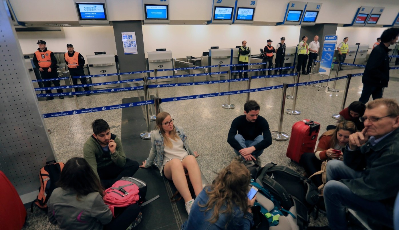 Aerolíneas canceló todos los vuelos del lunes por el paro | Información General