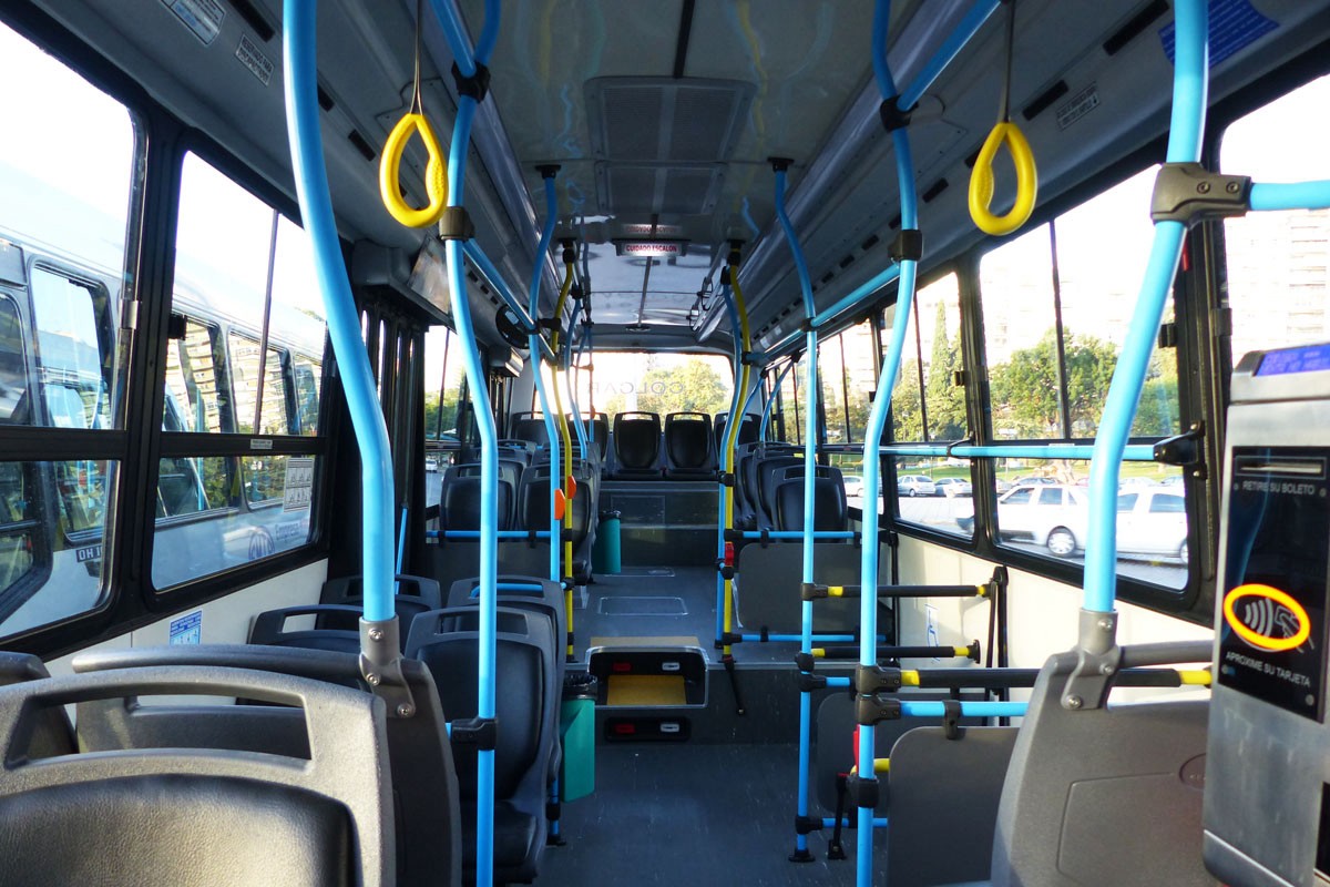 Un grupo de hombres alcoholizados agredió a un colectivero con una botella | Información General