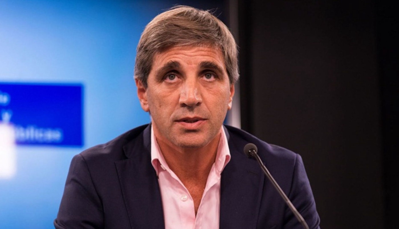 El ministro Caputo expuso en el Congreso y se desligó de las empresas offshore | Información General