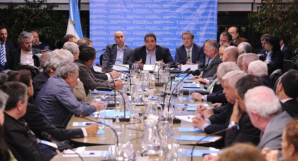 Consejo del Salario: sin acuerdo con los gremios, el Gobierno oficializó el nuevo mínimo en 10 mil pesos | Información General