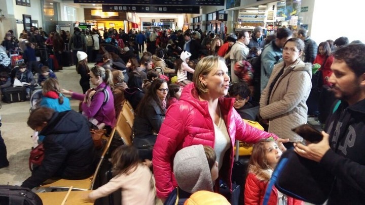 ¿Viveza criolla? Investigan precios abusivos en el aeropuerto de Bariloche a los turistas varados | Información General