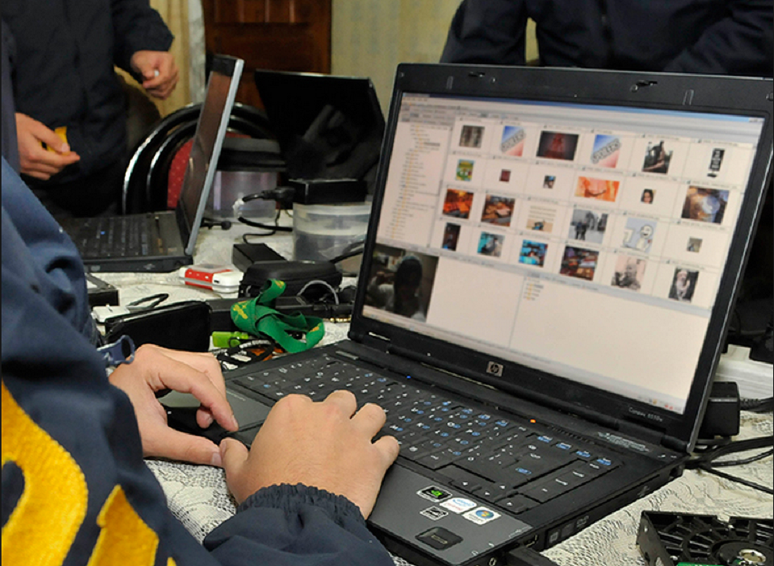 Detienen a un hombre por corrupción de menores y promoción de la pornografía infantil | Información General