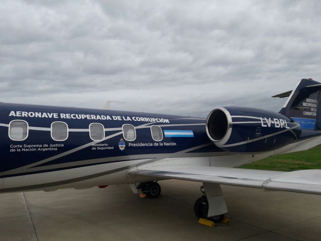 Entregan a la Policía Federal un avión que pertenecía a Lázaro Báez | Información General