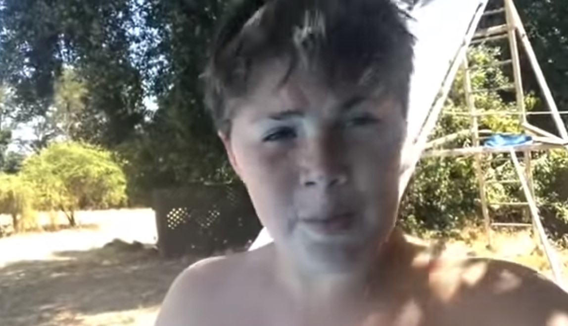 El nene del "funeral de Chimuelo" lanzó su carrera como youtuber | Tecnología