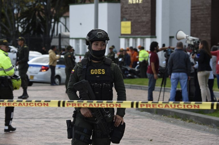 Explotó un coche bomba en una escuela de policía de Bogotá: hay al menos 10 muertos | Internacionales