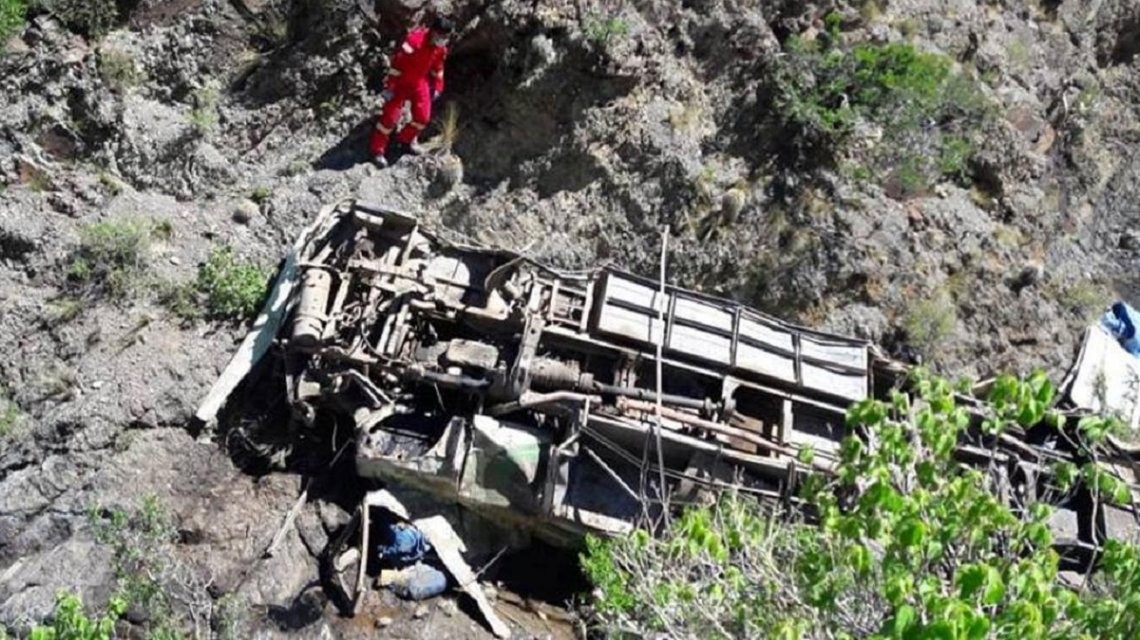 Desbarrancó un micro en Boliva: murieron cuatro argentinos | Internacionales
